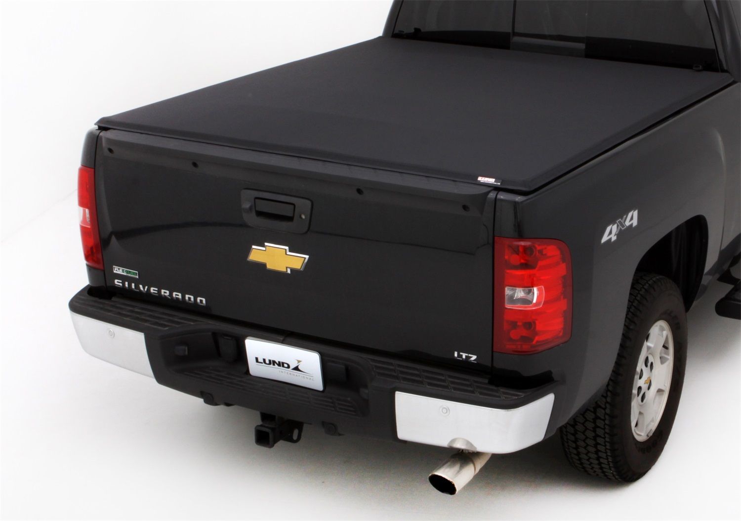 Lund 6.5' Genesis TriFold Truck Bed Tonneau Cover for Sierra