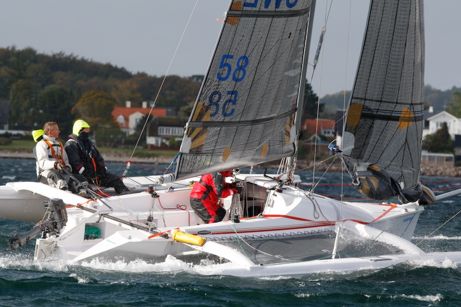 Corsair 750 Sprint — Boote.de