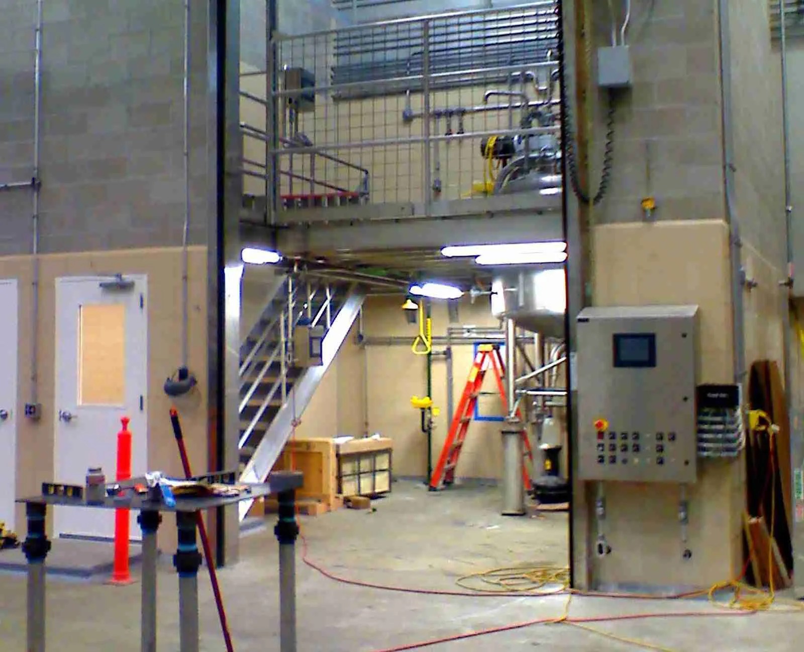 Safety Lift Gate Booth Innovation