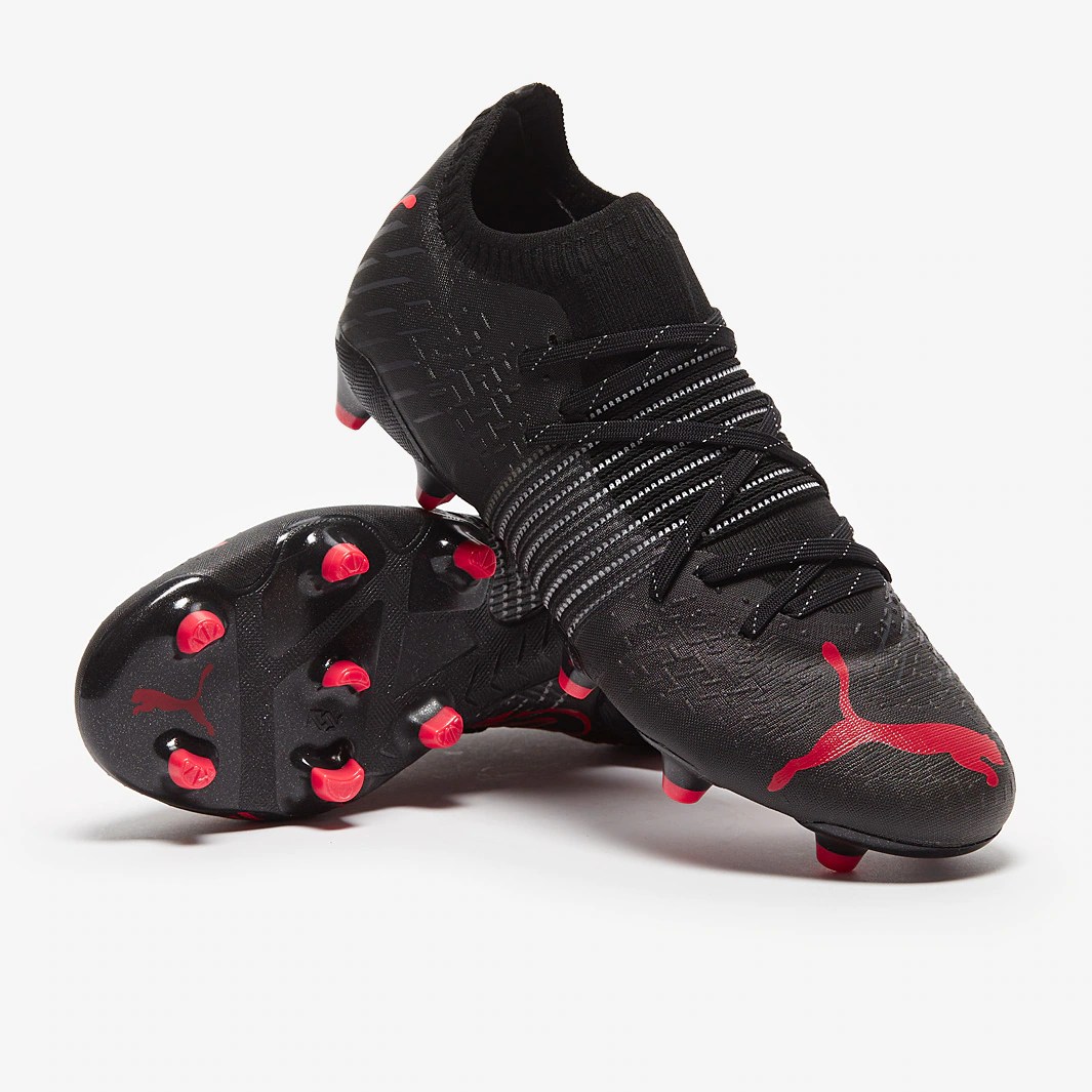 Best football boots for midfielders by playstyle Football Boots