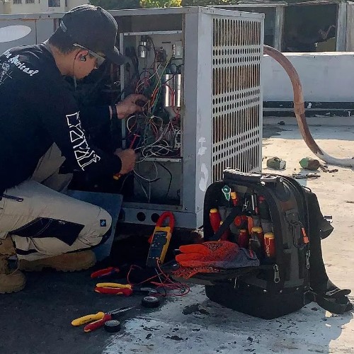 Why Do Electricians Wear Rubber Boots And Gloves [Information]