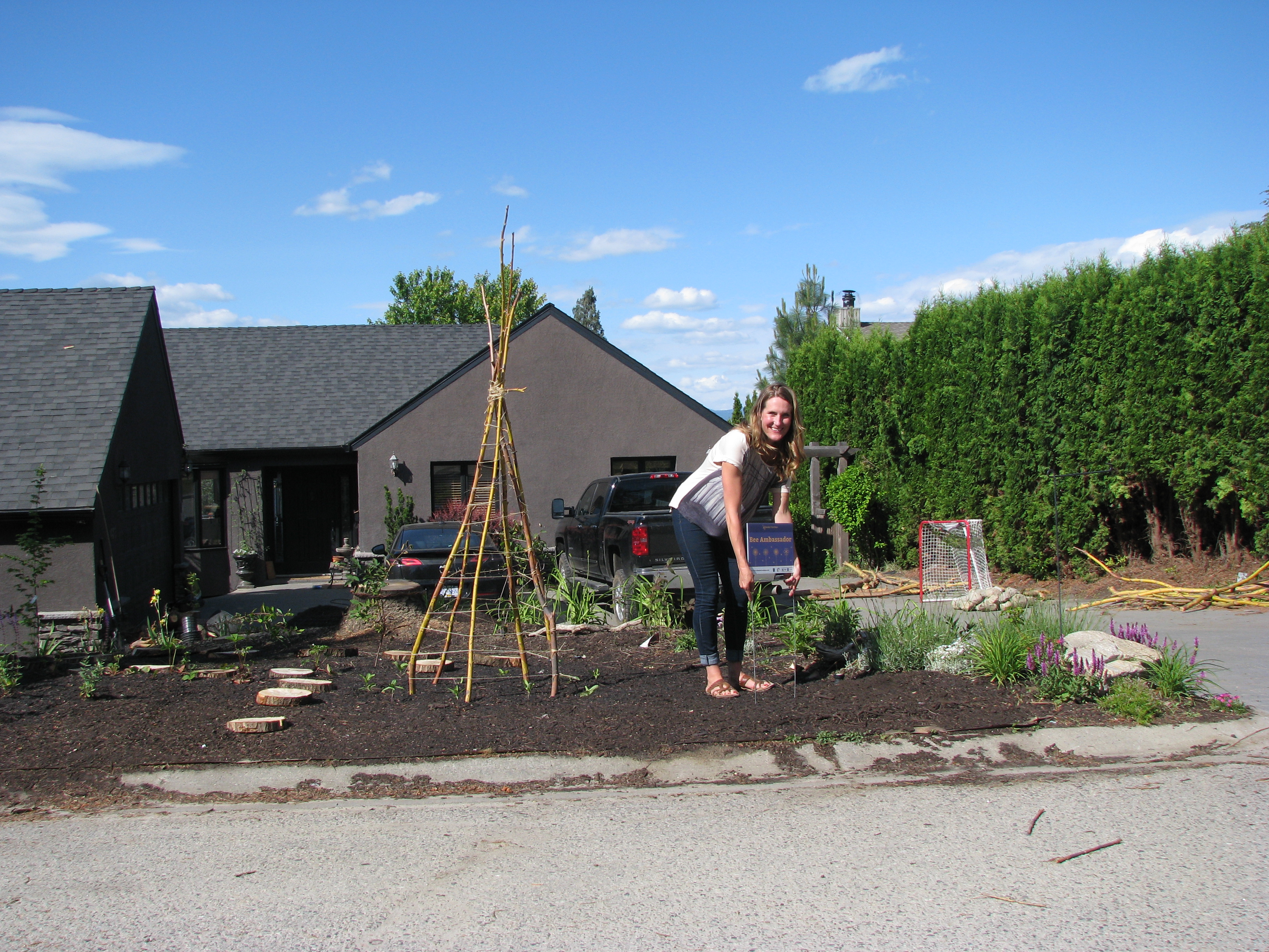 Kelowna Bee Ambassador Project Border Free Bees