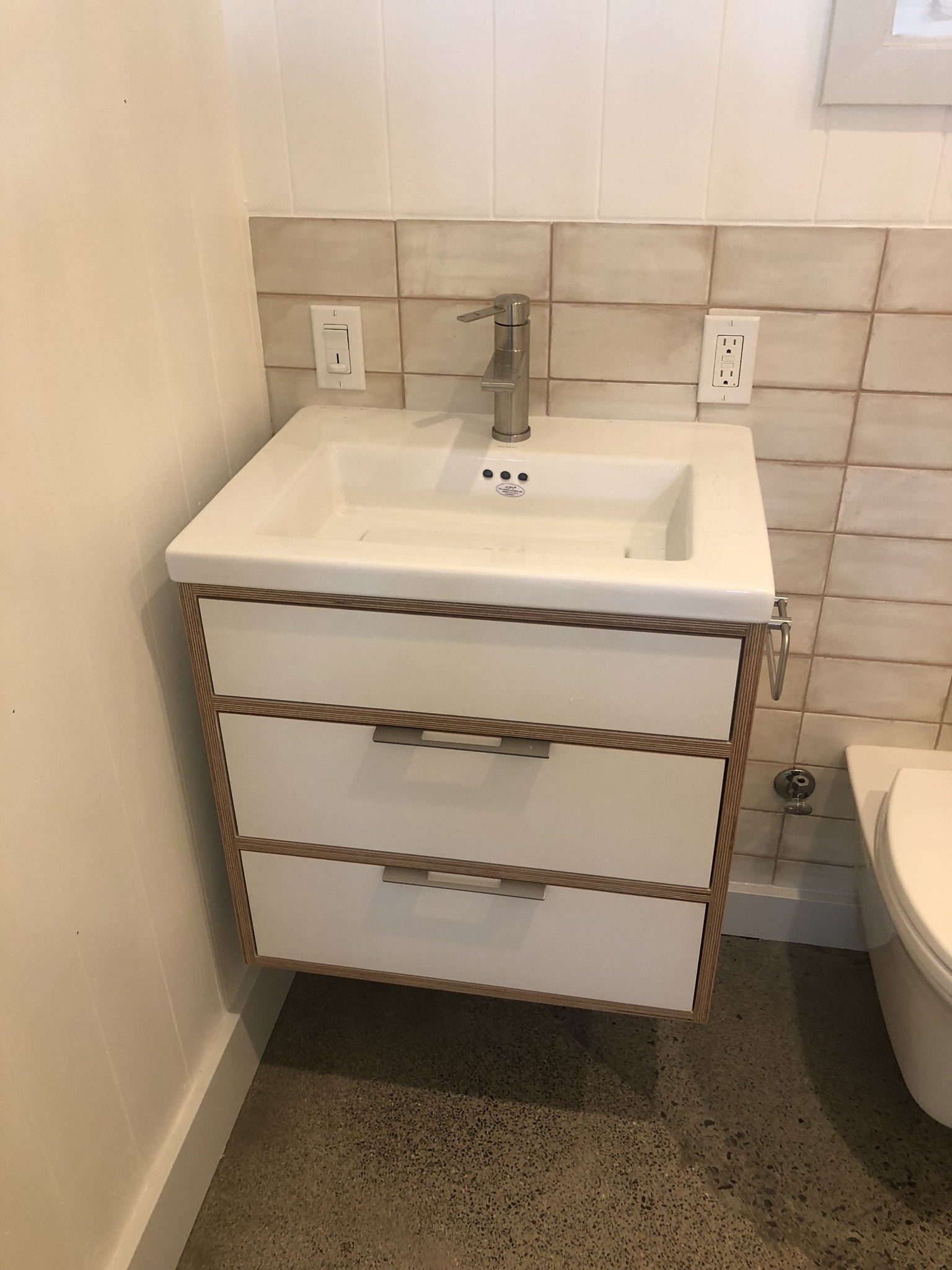 Modern Floating Bathroom Vanities Borland in Honolulu