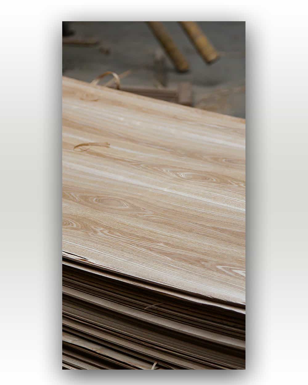 Veneered MDF with many advantages of MDF with beautiful textures.