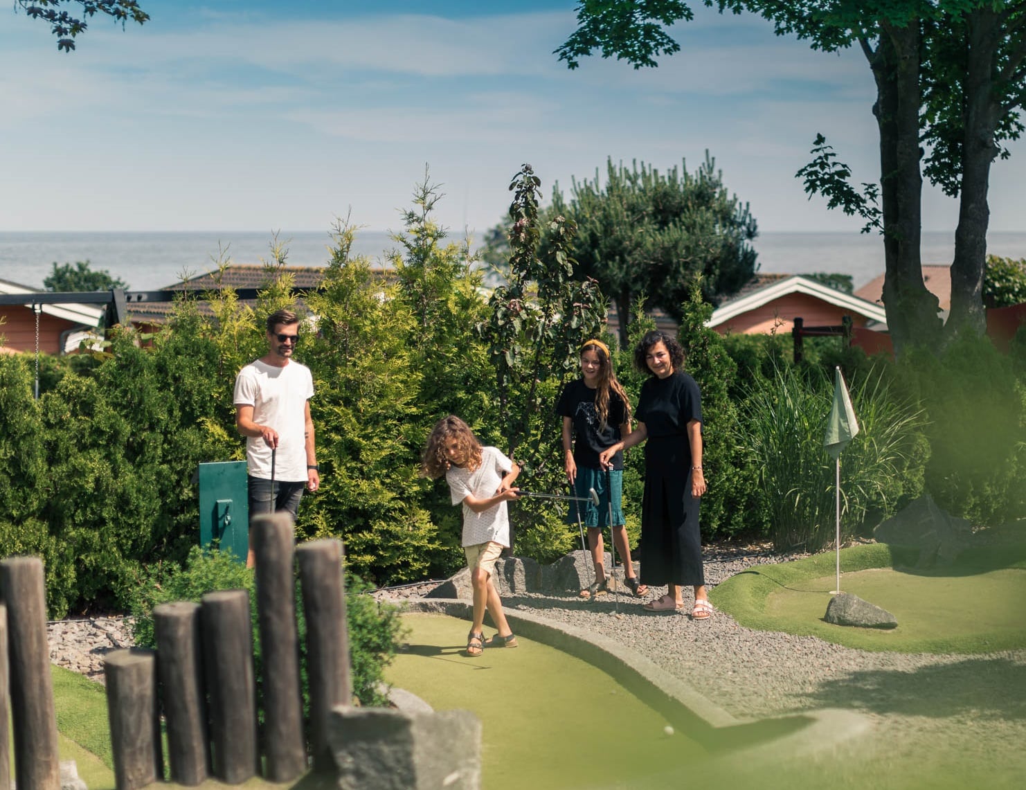 Minigolf Bornholm 18 hullers sjov minigolfbane ved Gudhjem