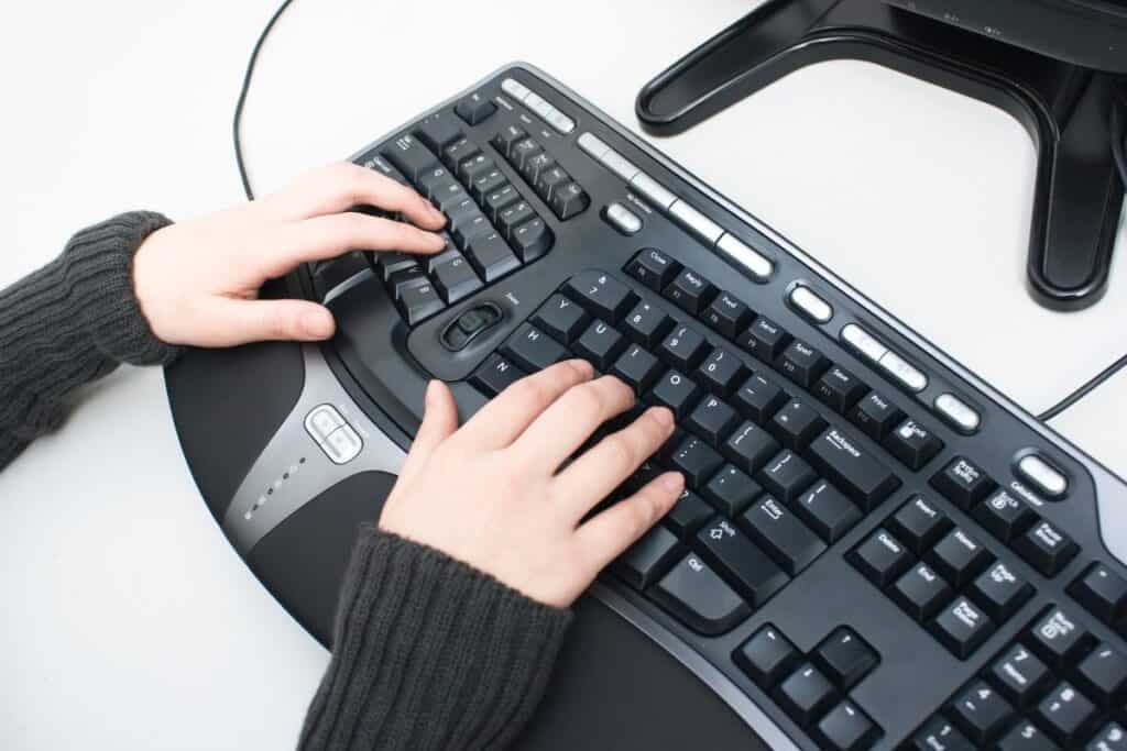 Can You Charge A Logitech Keyboard With iPad Charger? Born Techie