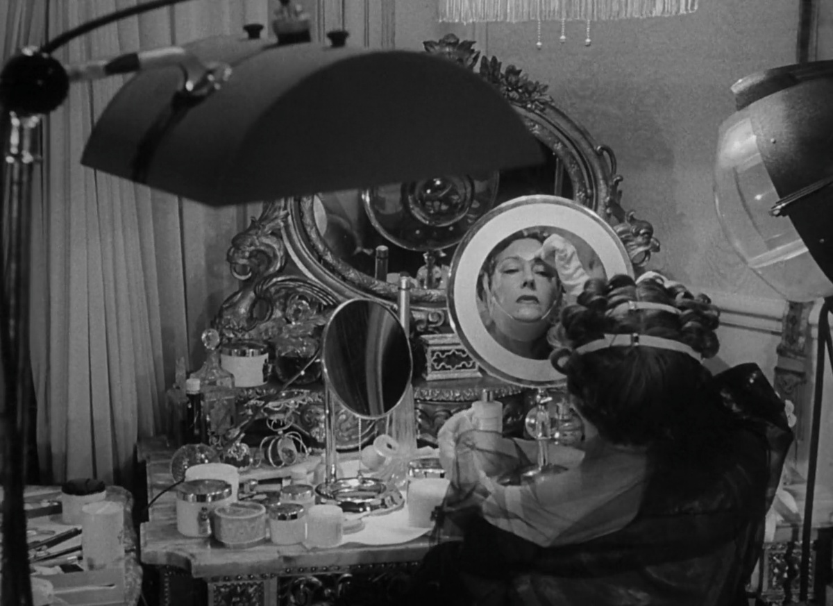 Sunset Boulevard (1950) World Wide Aura