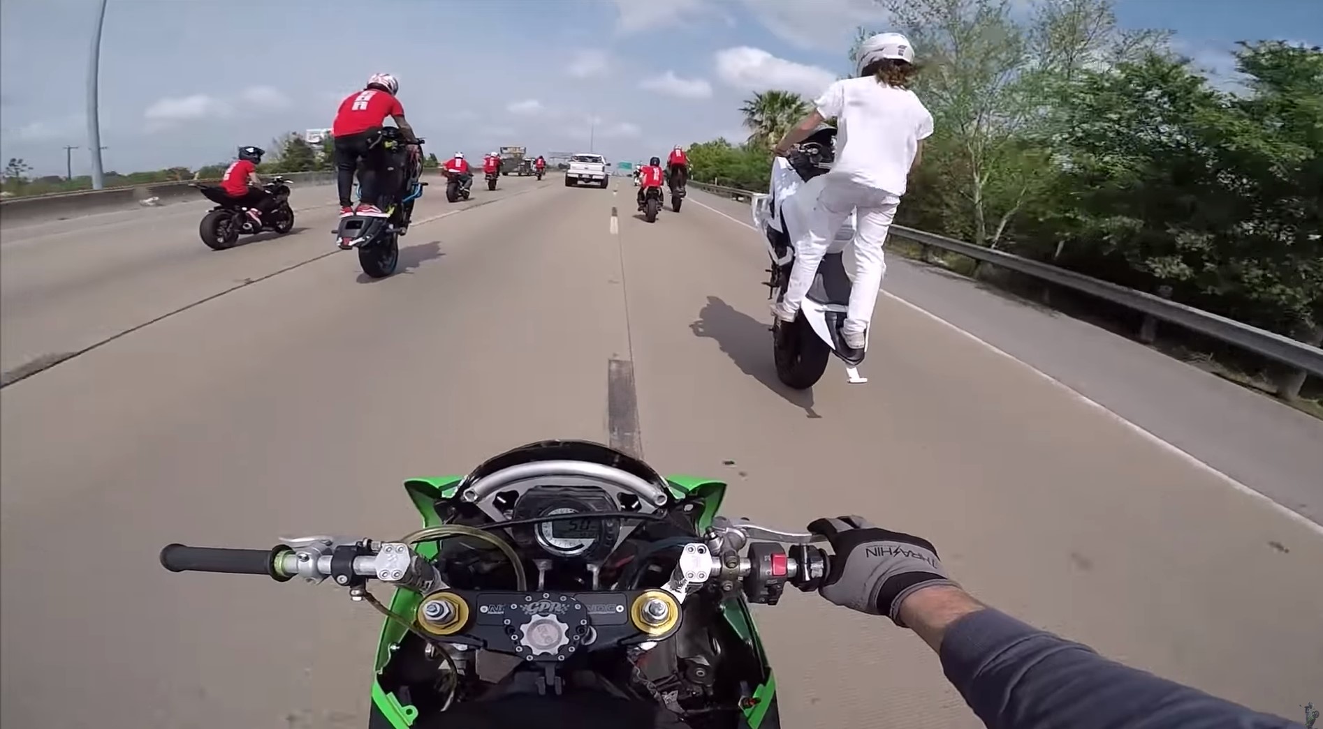 Stunt Motorcycle TAKEOVER Highway at ESR Stunt Ride 2019! Born To