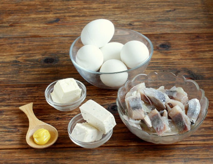 Eggs Stuffed with Herring