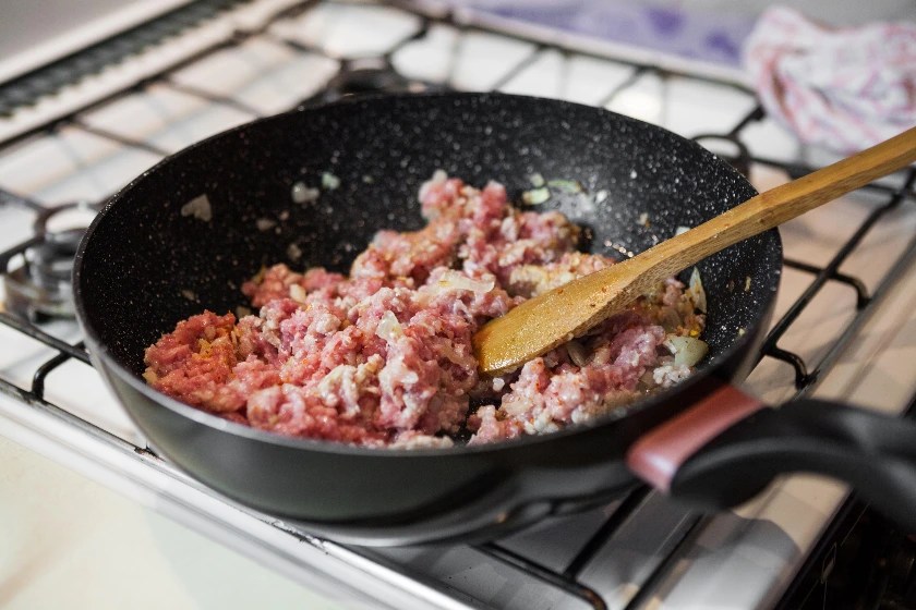 Should You Cook Onions Or Meat First For The Best Dishes? Boss The