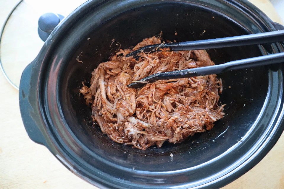 How Long Should You Cook Pulled Pork In Slow Cooker? (Low/High) Boss