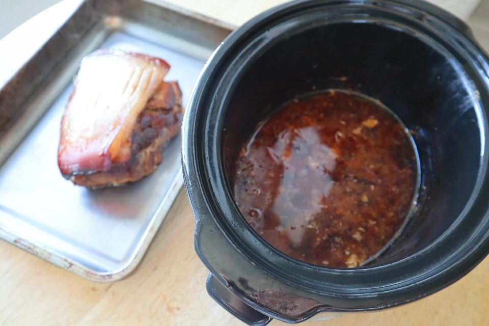 How Much Water Do You Put In A Slow Cooker For Pulled Pork? Boss The