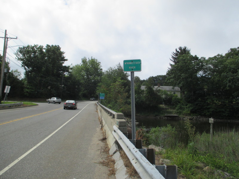 Boston Kayaker Kayaking on Menunketesuck River in Westbrook CT