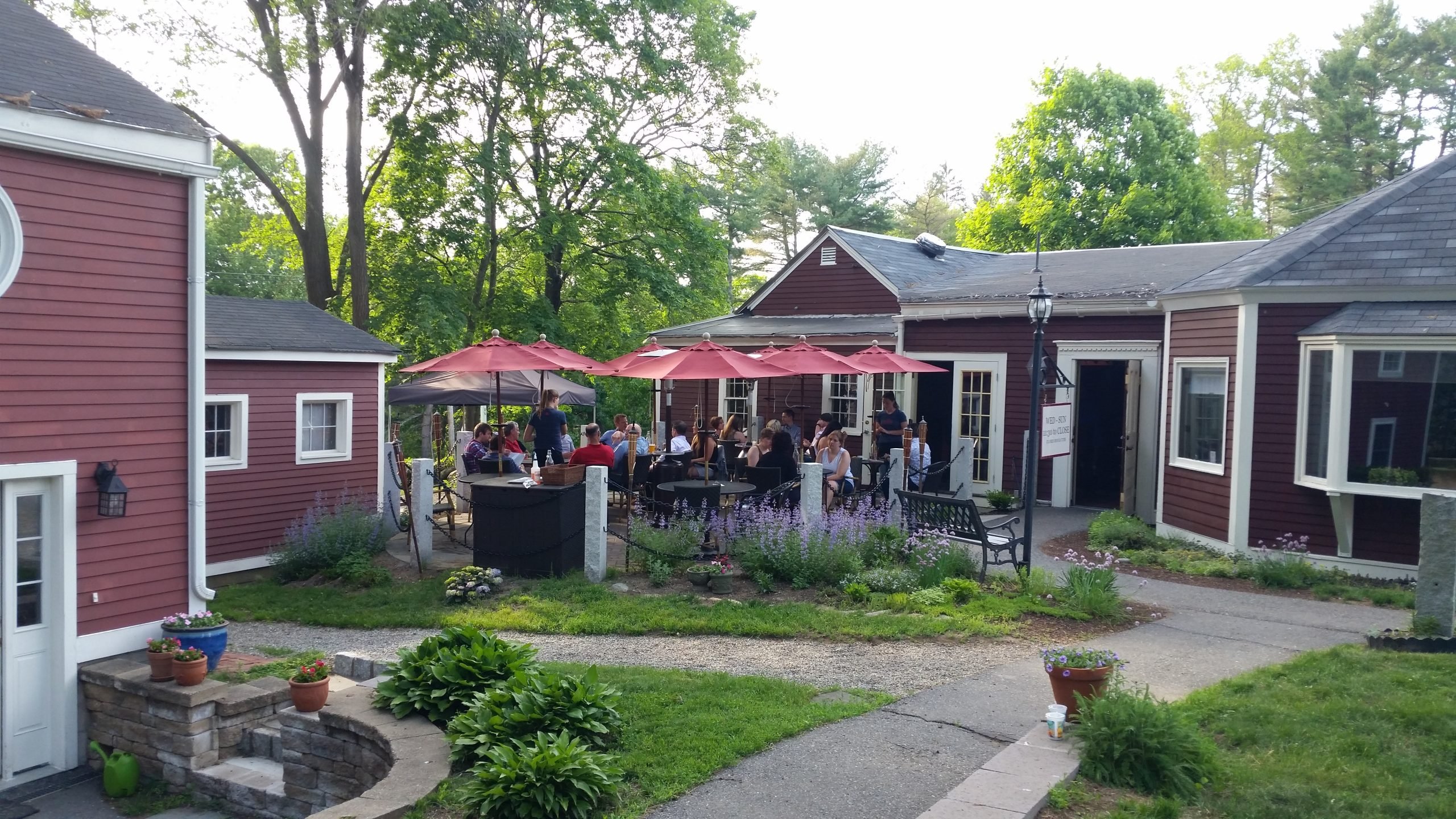 Top Picks for KidFriendly Outdoor Dining in Boston's Suburbs!