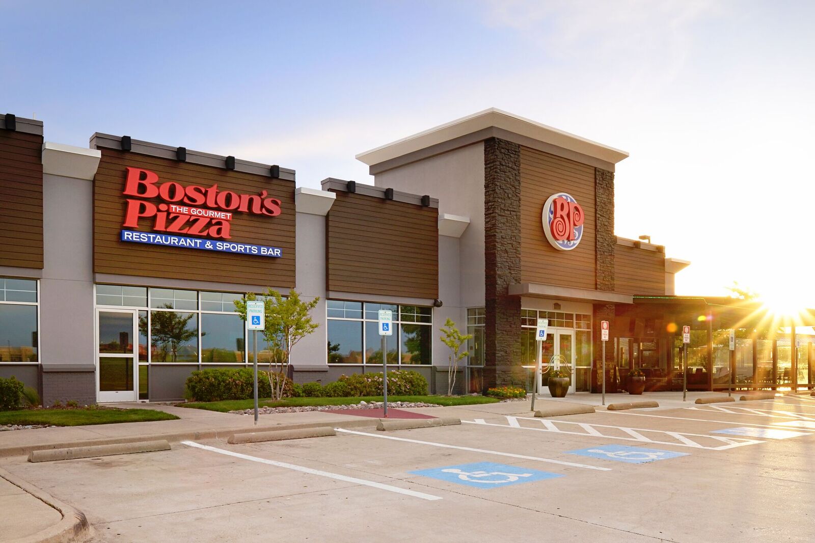 About us Boston's Restaurant & Sports Bar Boston's Pizza Restaurant