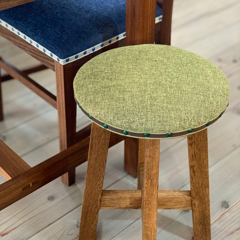 ひとつあると便利なスツールの使い方。 おかし工房 Botan・ボタン木工所 香川県観音寺市