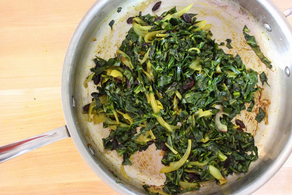 what do mustard greens taste like