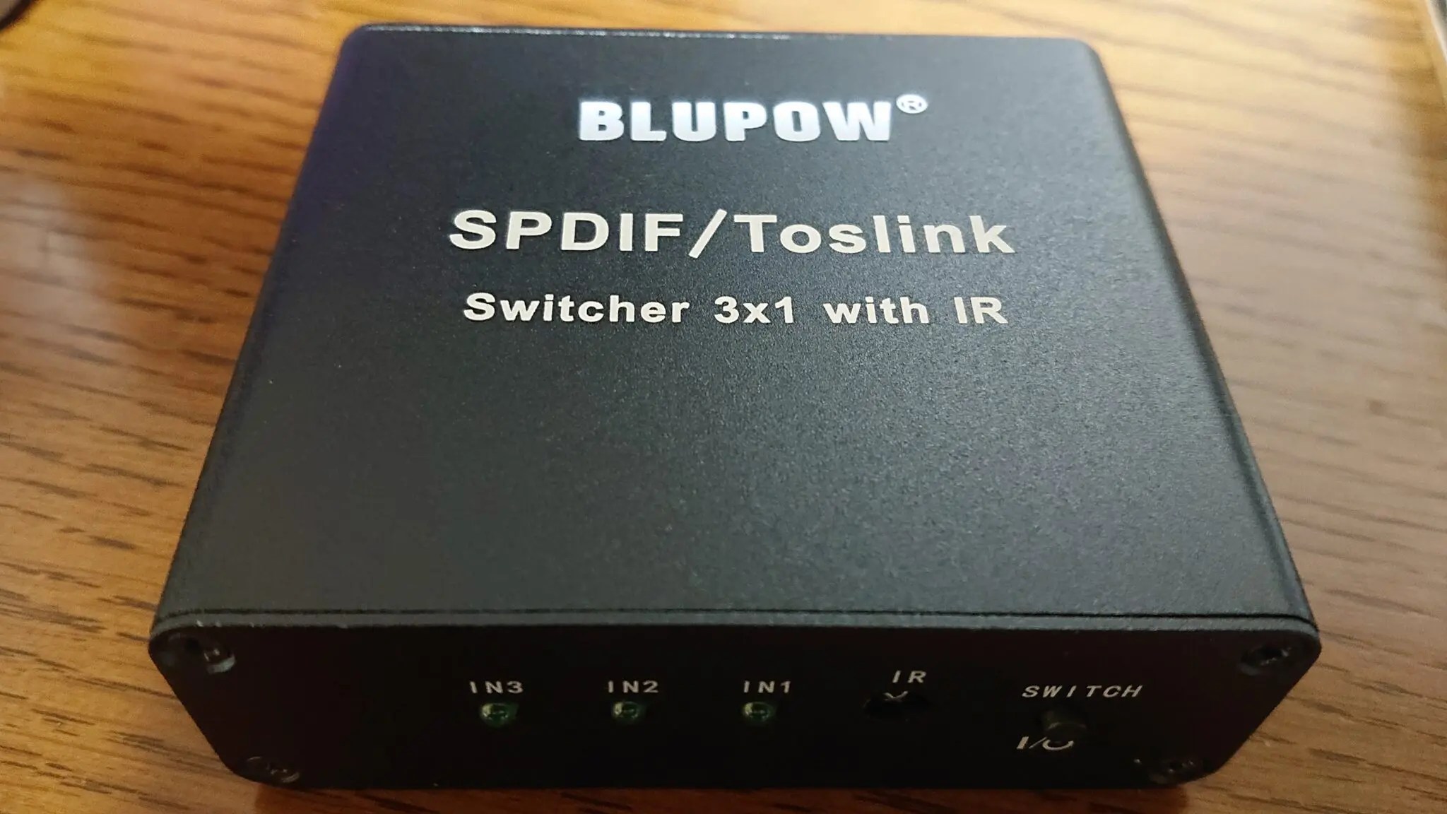 「BLUPOW SPDIF/TosLink 光デジタル 切替器」がいい感じの光デジタル出力端子セレクターだった