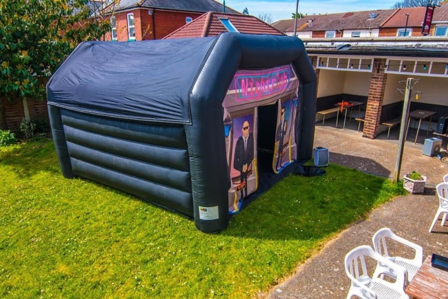 deluxe *35* Best Bouncy Castle Hire service in Dewsbury