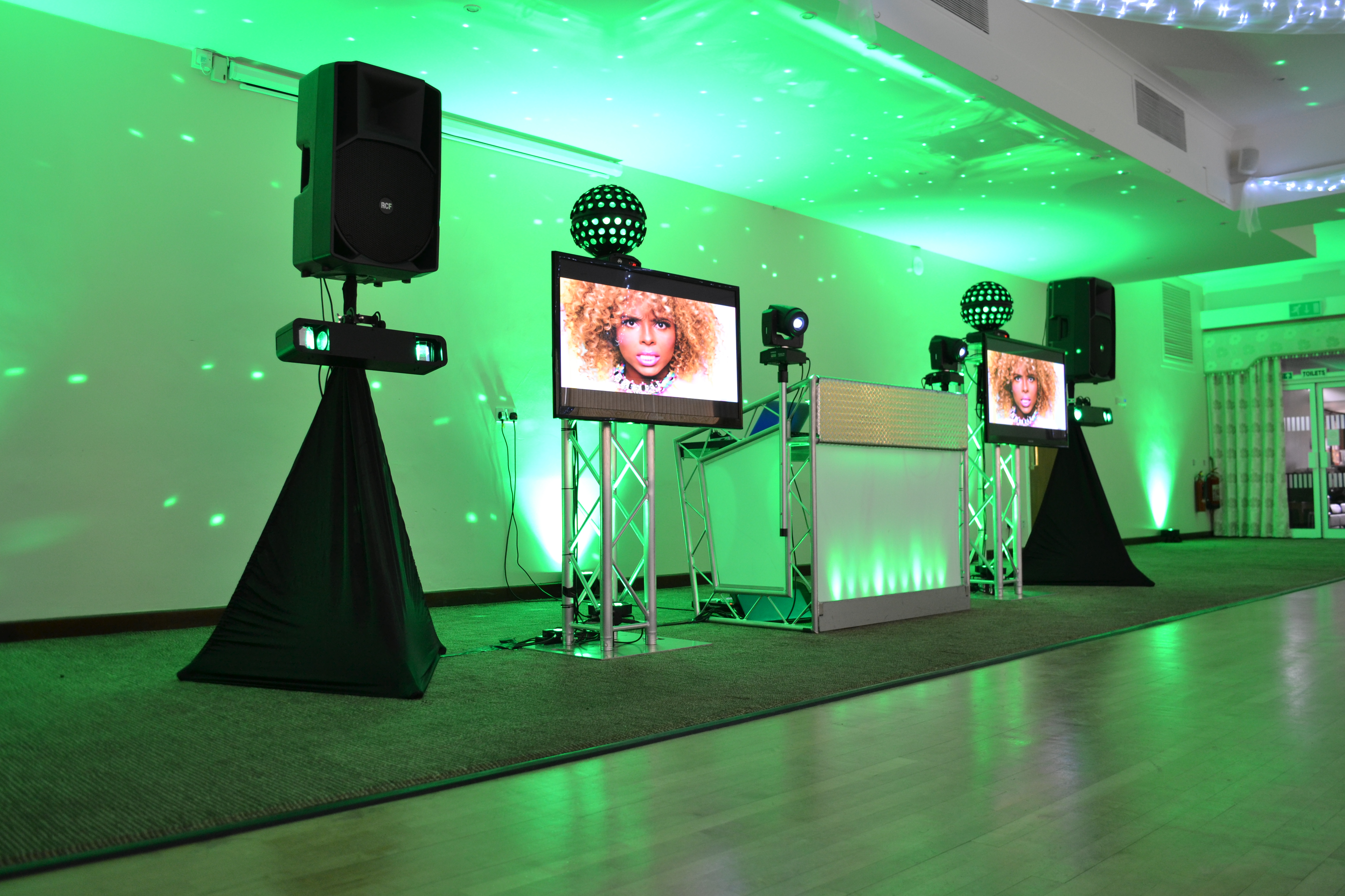 CHILDREN'S PARTY DJ DISCO & PARTY GAMES