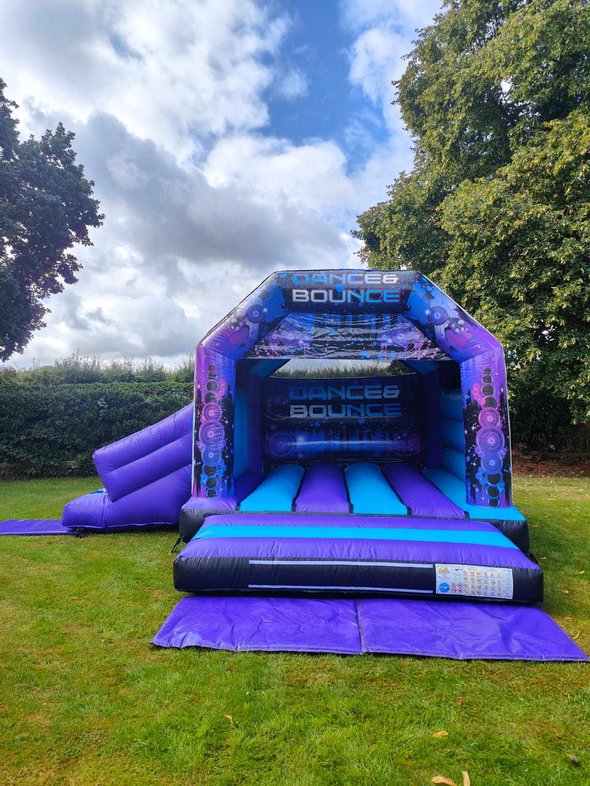 Bouncy Castles Best Bouncy Castle Hire service in Worksop Family Fun Castle Hire