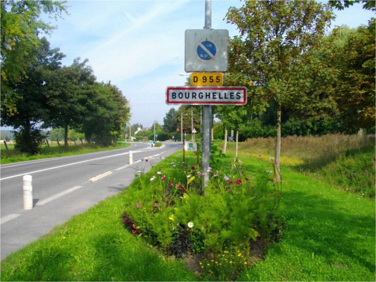 Route départementale 955 (rue M. Molhant) Mairie de