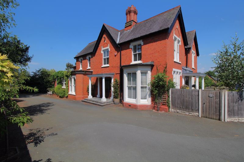 Morda Road, Oswestry Two Bedroom Apartment / Flat For Sale Bowen