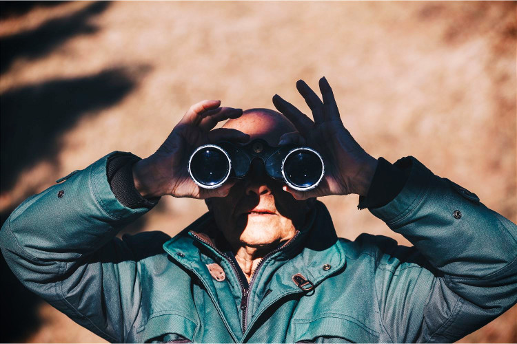 Top 5 Best Bowhunting Binoculars [2023 Reviews & Pro Guide]