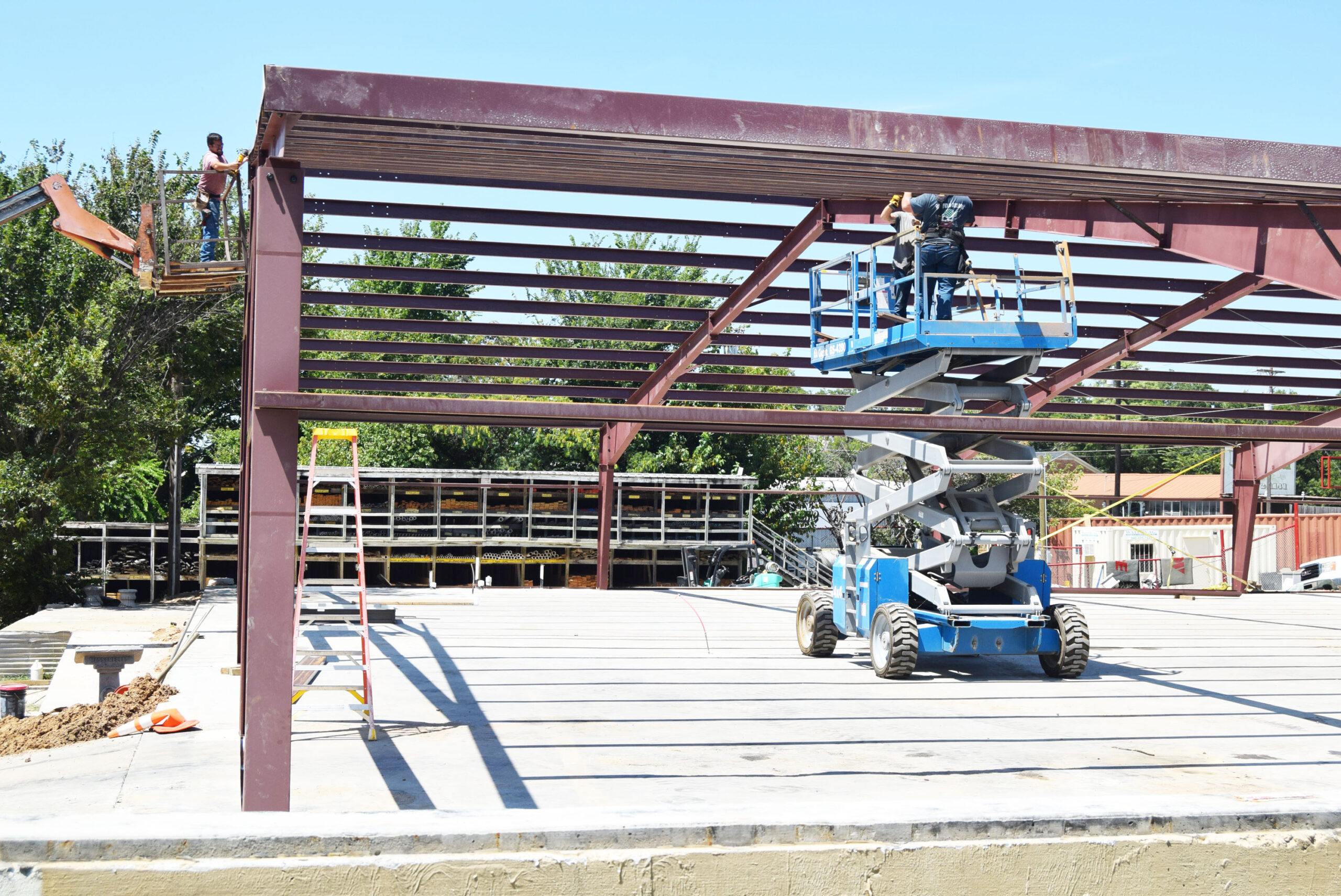 Steel goes up for covered lumber area as Ace Hardware & Lumber rebuild