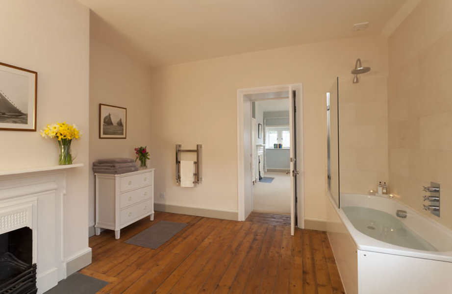 Barton Farmhouse Entrance Images The Barton Estate, Isle of Wight