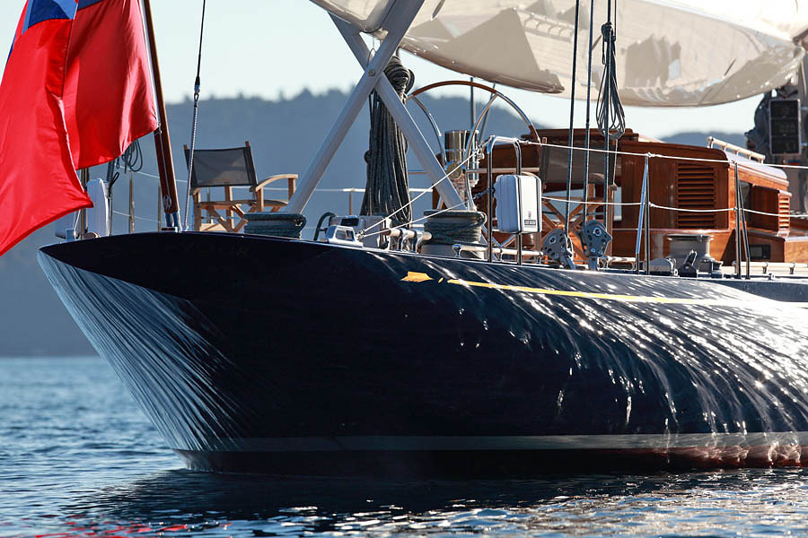 Endeavour after her 201011 major refit with the letter E designed in