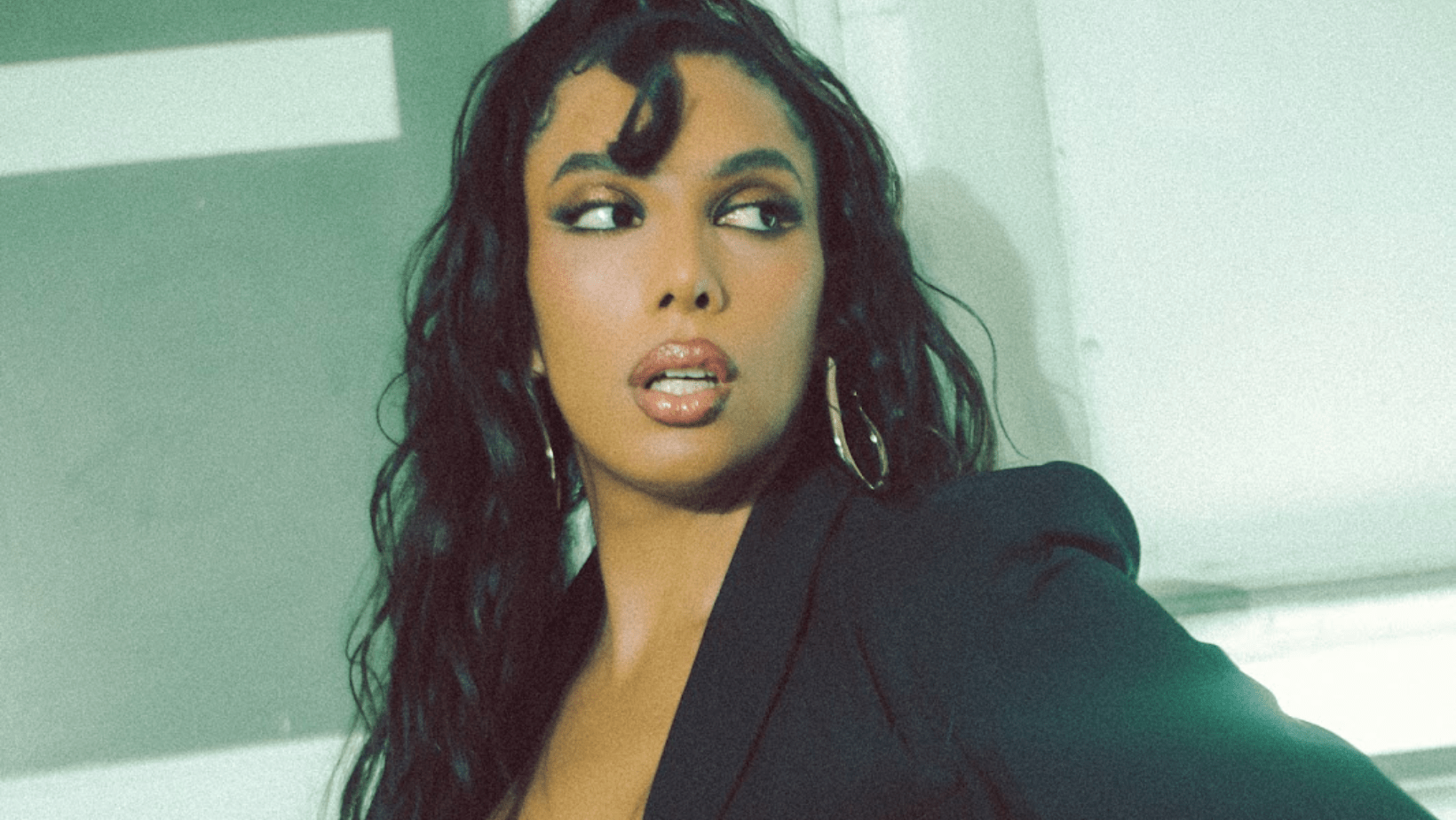 Ouça o trap soul “A noite toda” da cantora Charm Mone Trace.tv Brasil