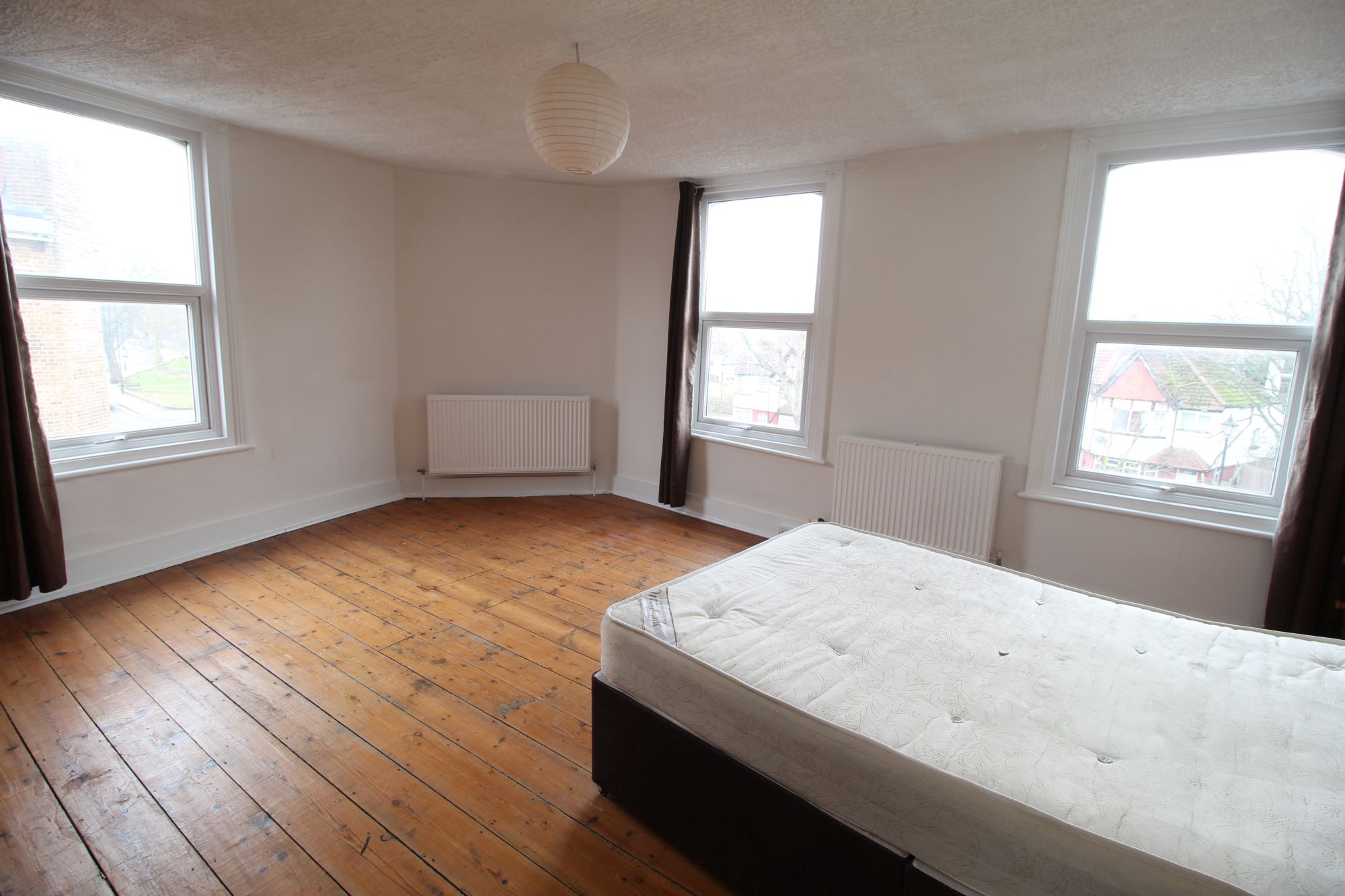 2/3 Bedroom Split Level for Rent in Hornsey Village N8