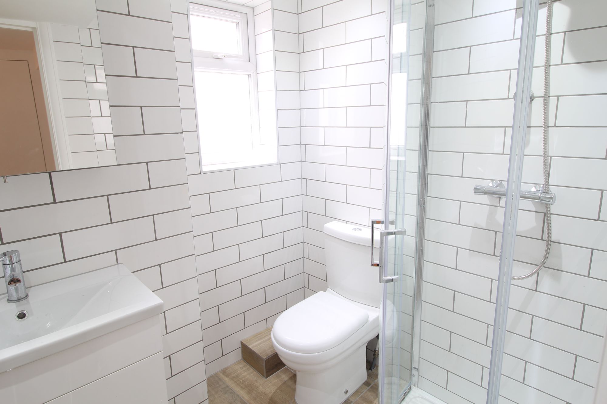 Modern One Bedroom Ground Floor Flat in Hornsey N8 Bracewells