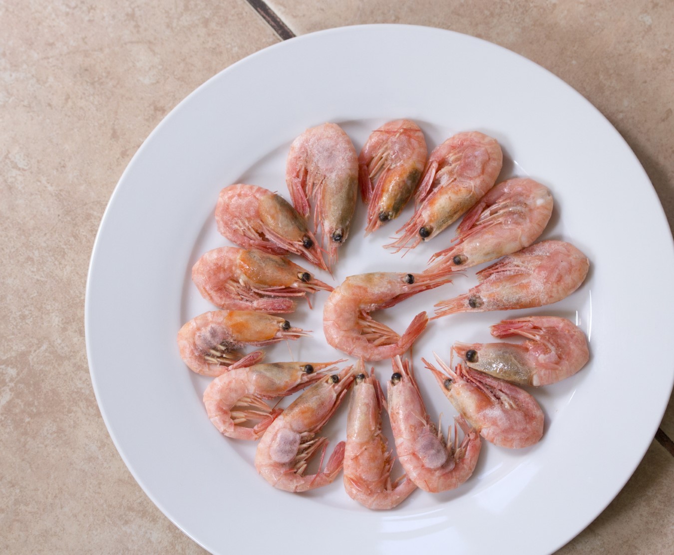 Buy Whole Atlantic Prawns Shell 1kg Online at the Best Price, Free UK