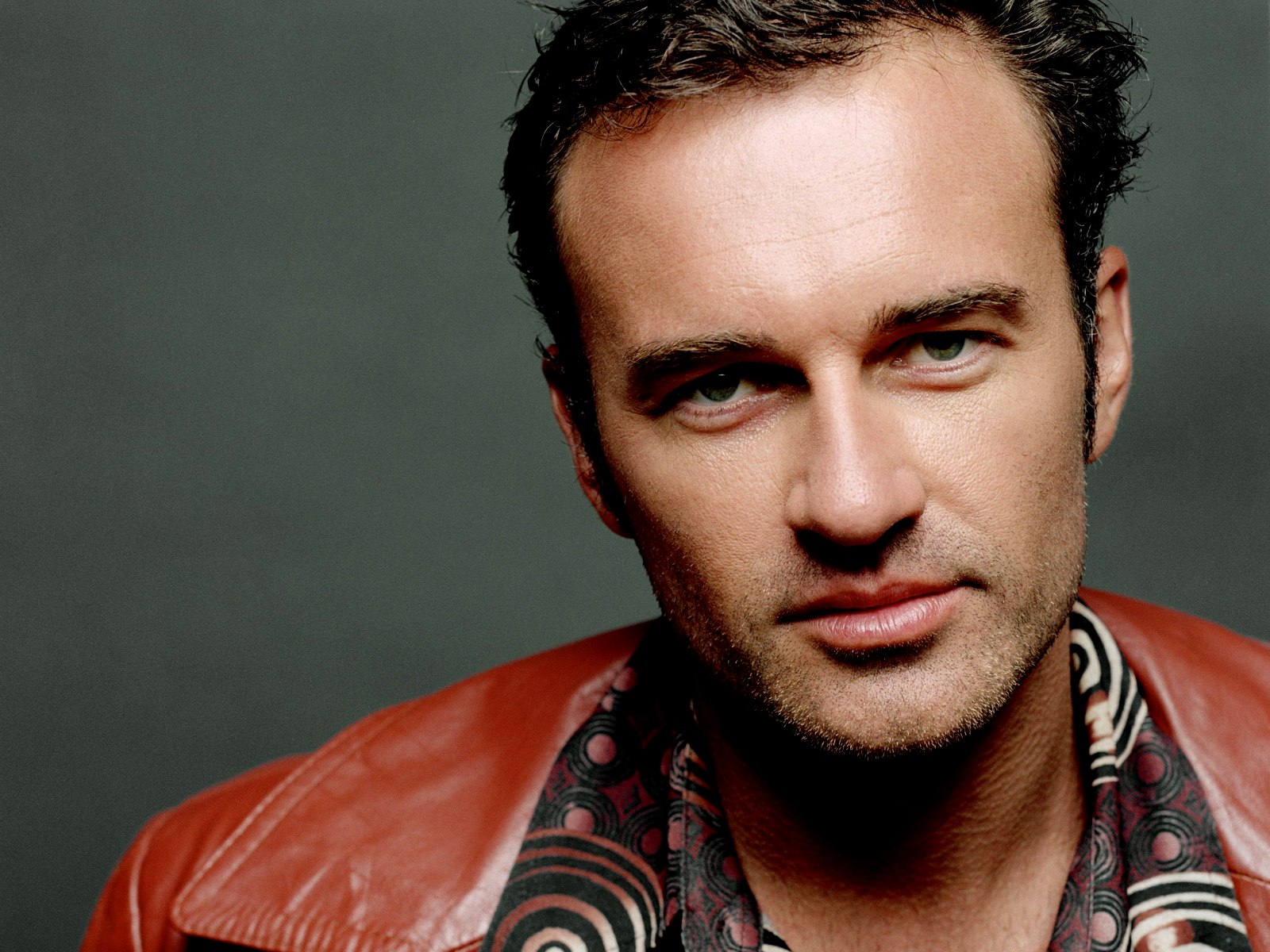 Julian McMahon atteint de Paranoia