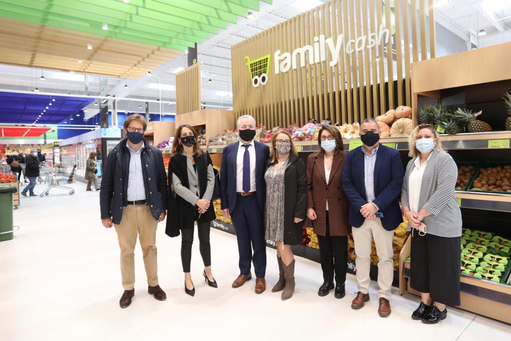 Family cash abre un hipermercado en Plaza Imperial de Zaragoza Brains