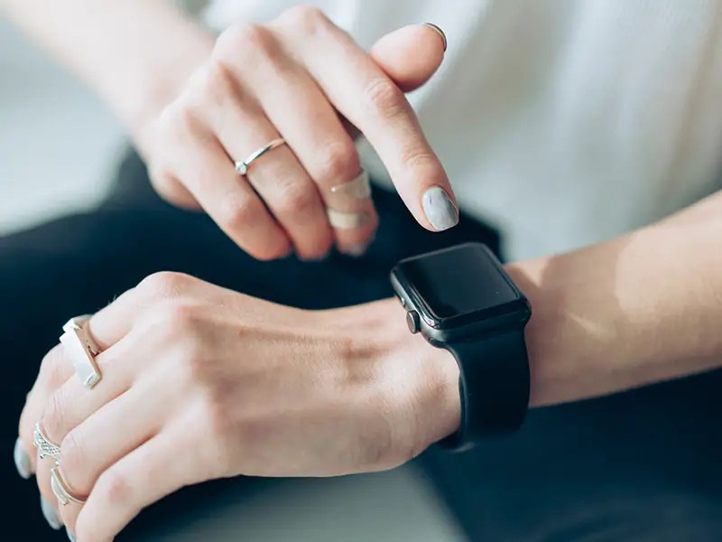 How to Change Time on Fitbit Inspire? 3 Methods brainyhousing