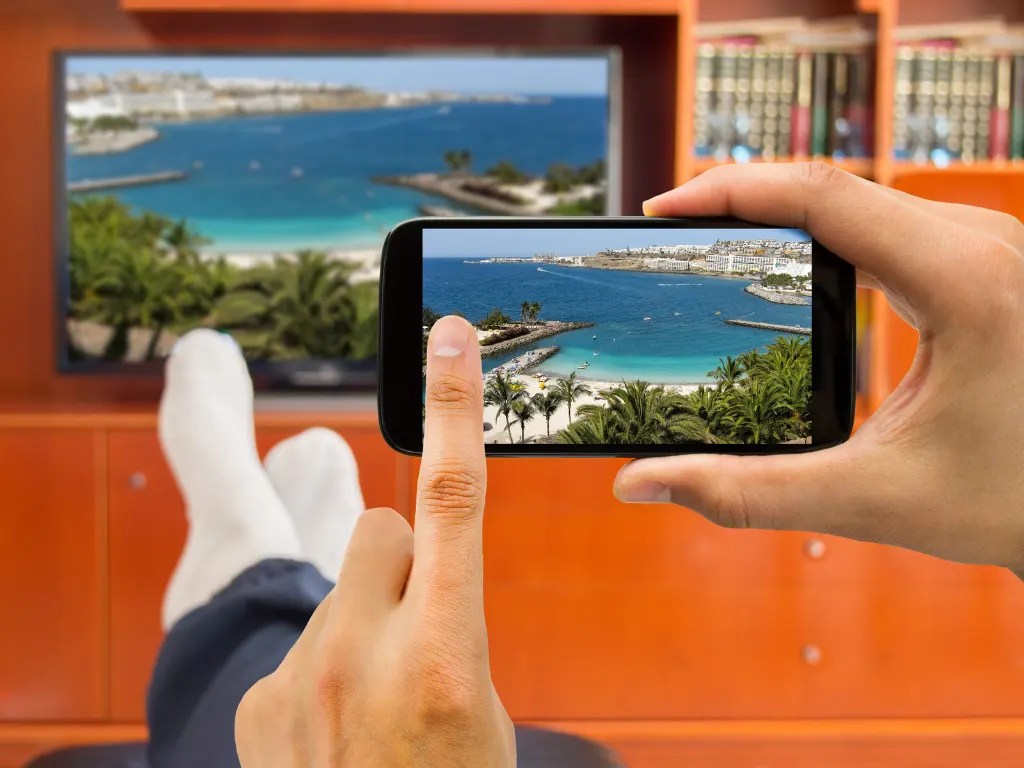 How to Connect a Phone to LG TV using USB? (2023 Guide) brainyhousing