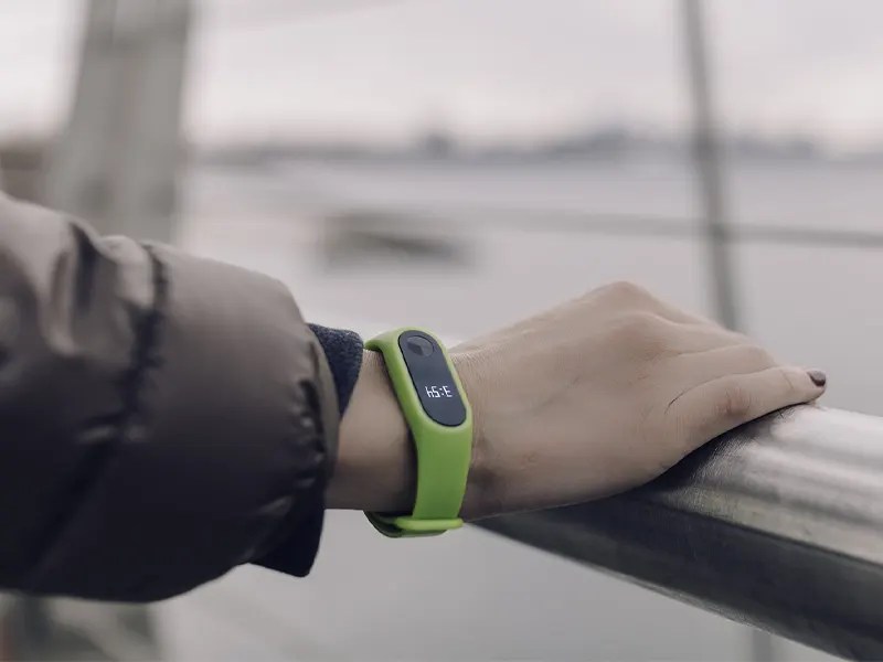 Fitbit Charge 5 Screen Not Working FIX brainyhousing