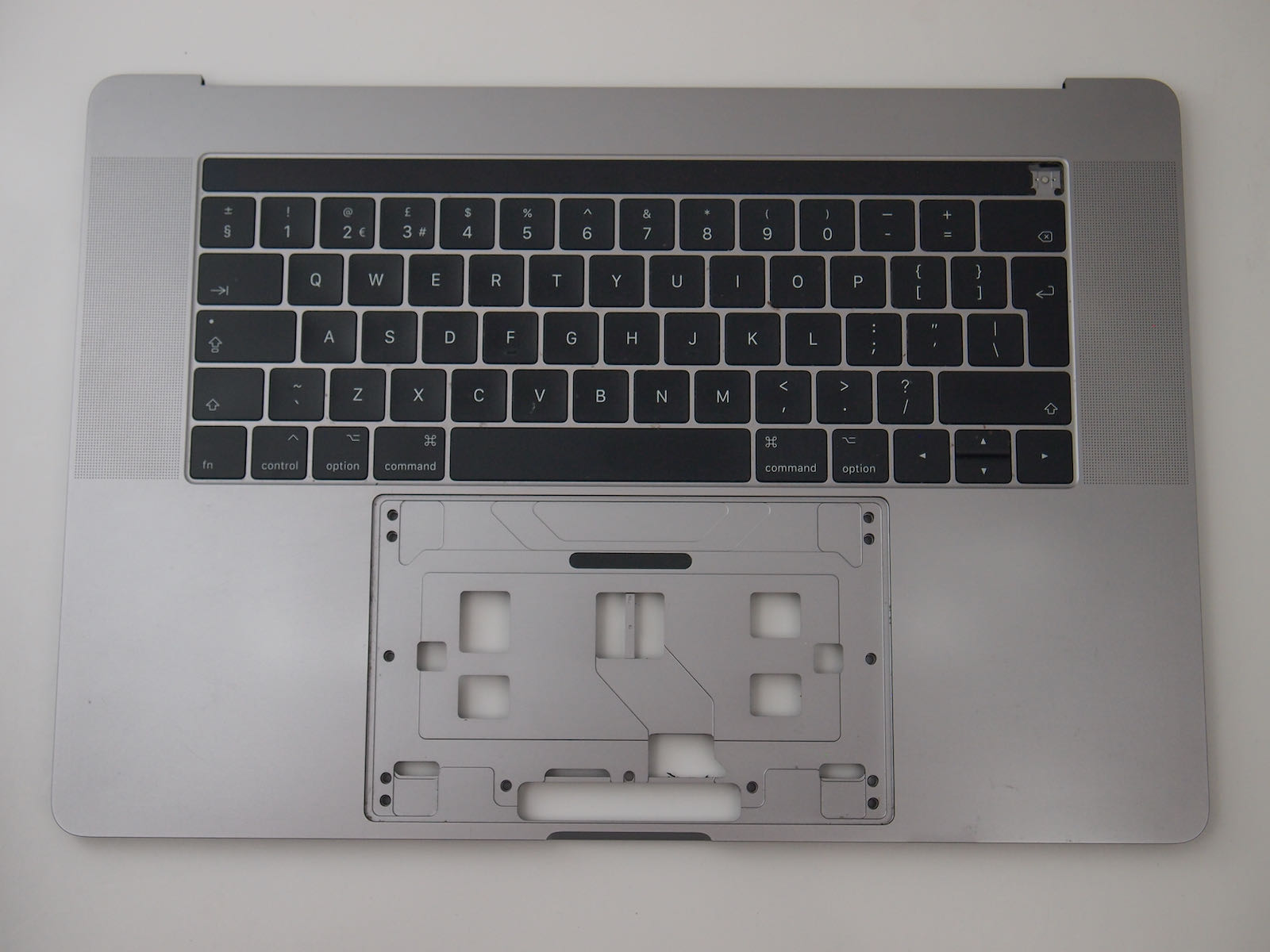 66107954 UK Top Case & Keyboard for MacBook Pro 15" Bramley Computers