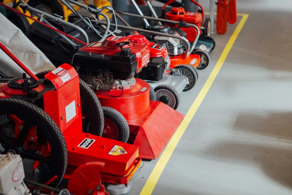 EQUIPMENT COMPANY KENNARDS HIRE, PIVOT TO ALSO LEADERS IN