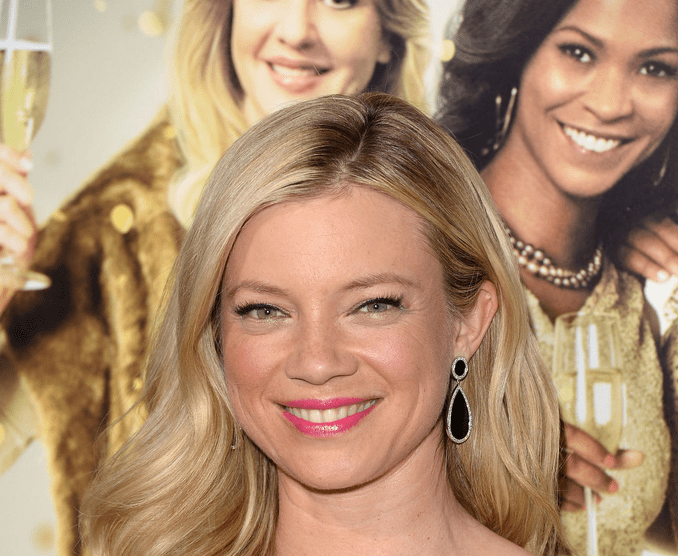Amy Smart Reveals Her Body Measurements and Bra Size Insights - Bra