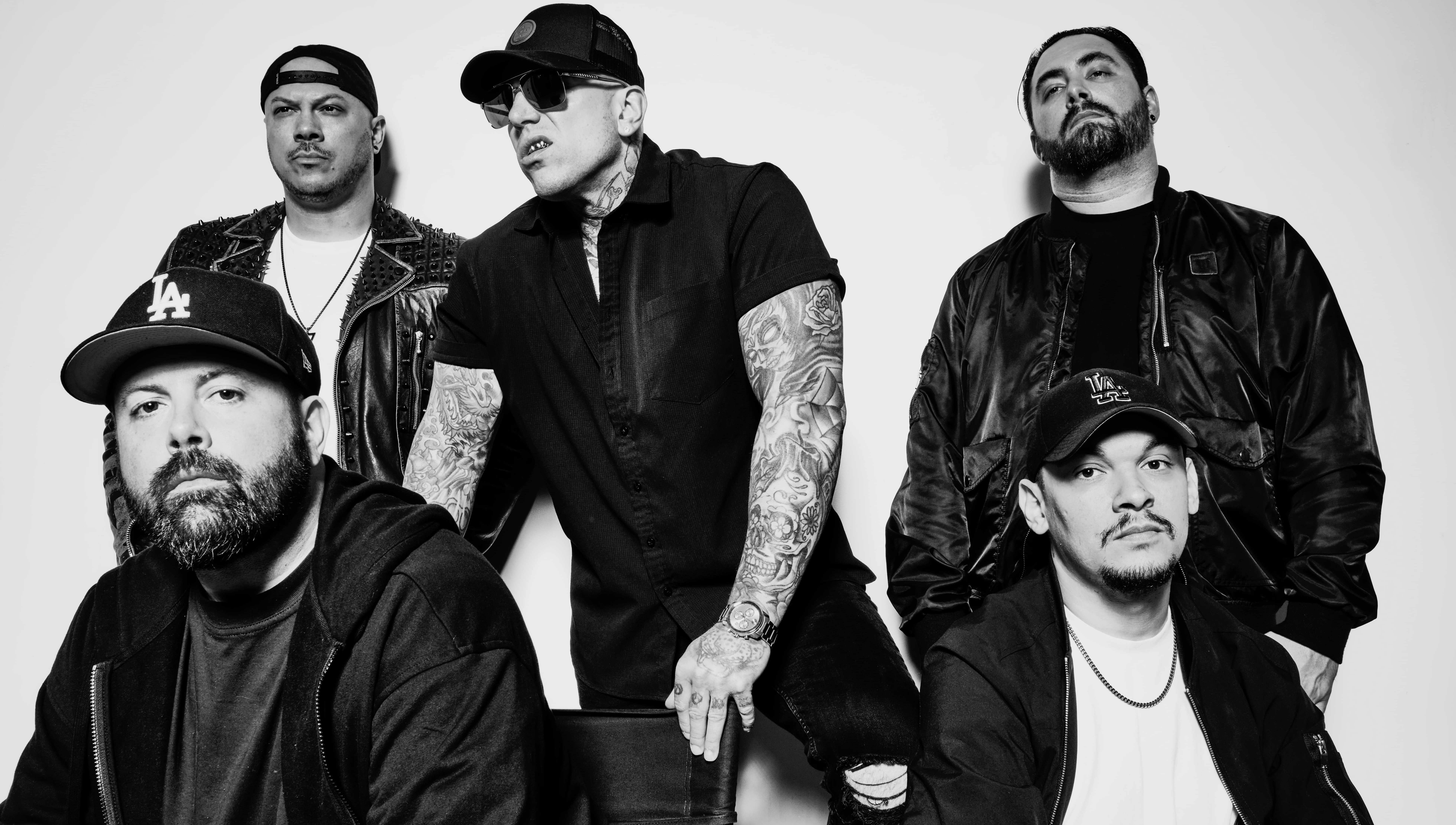 BAD WOLVES “Hanging On To Thunder” Feat. STAND ATLANTIC Streaming