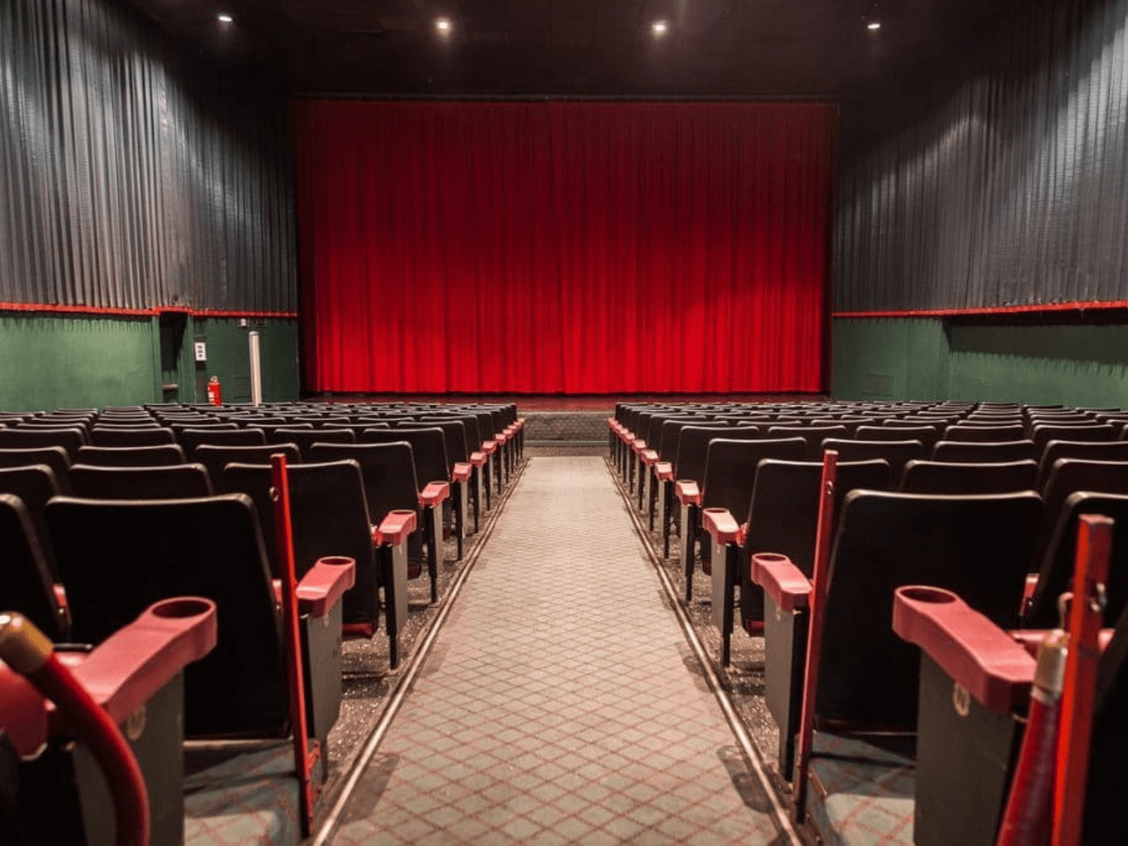 38 Off Palace Cineplex 2D Regular Seats for 2 persons + 1 Sml Popcorn