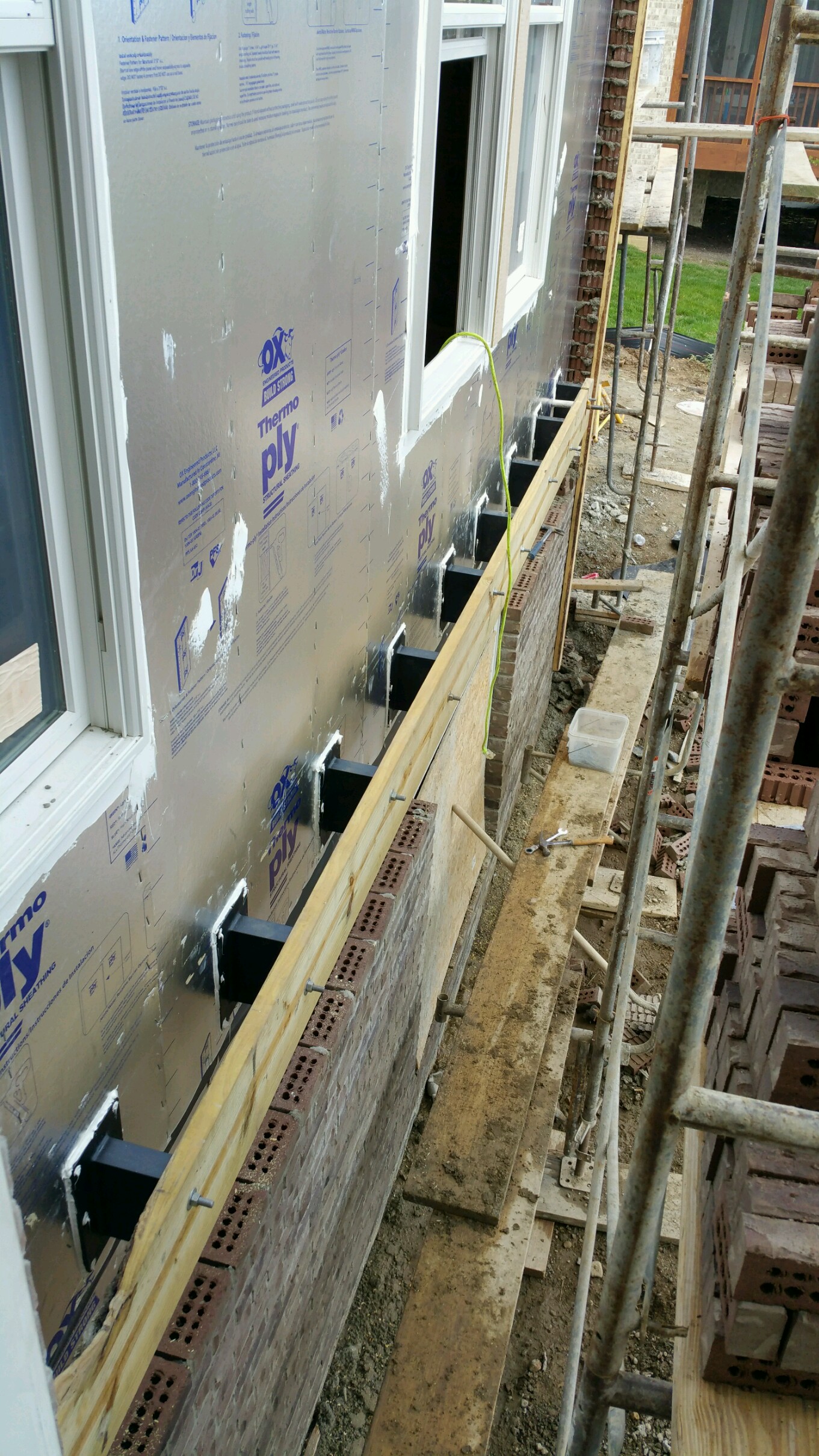 BR Brick Bracket & Bolt Keeper *Set of 10 BR Brick Bracket