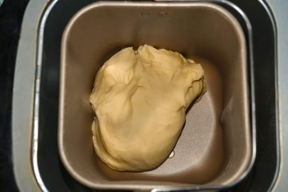 🥖 How Long Does A Bread Machine Knead Dough?