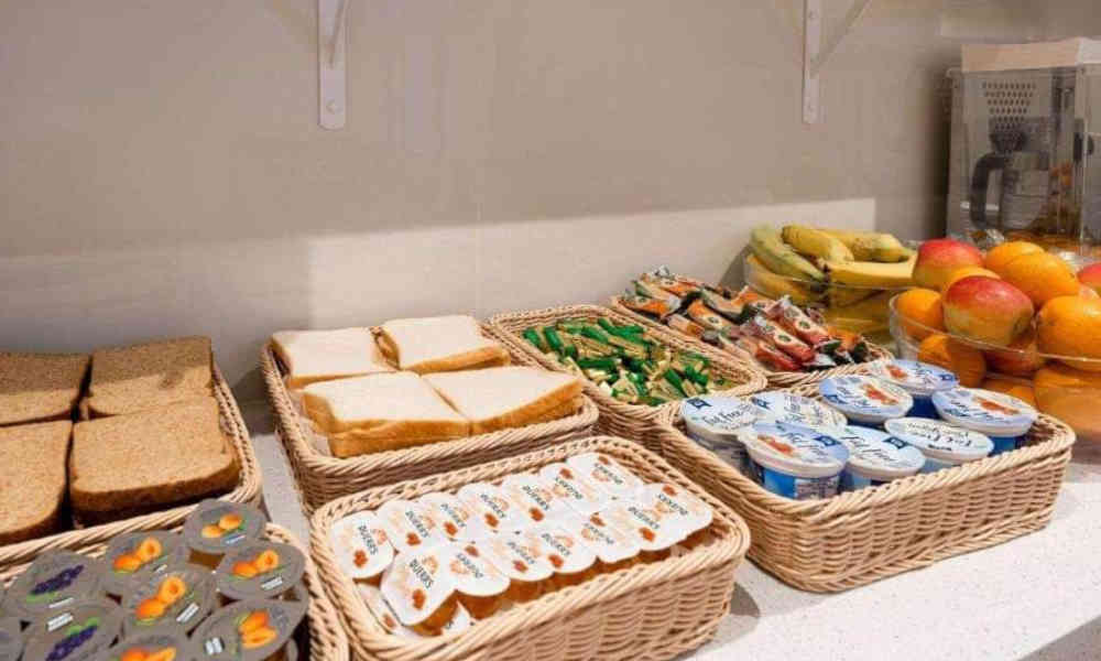 Comfort Inn Breakfast Hours, Menu, & Best Dishes 2024