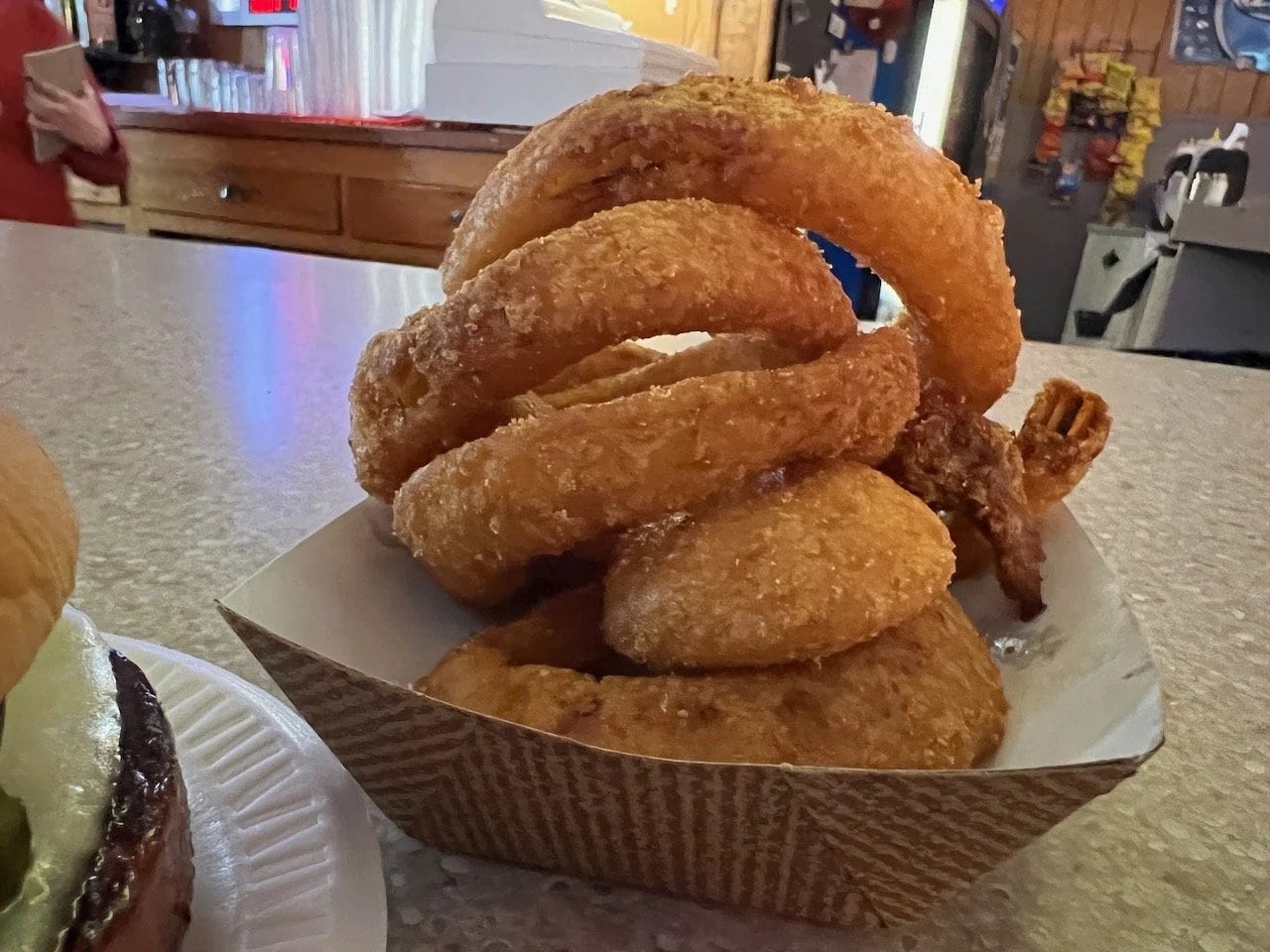 Visiting the G & R Tavern in Waldo for the World Famous Bologna