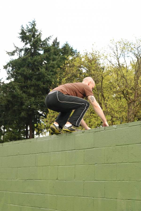 Get Up That Wall! Mastering the Parkour ClimbUp Breaking Muscle